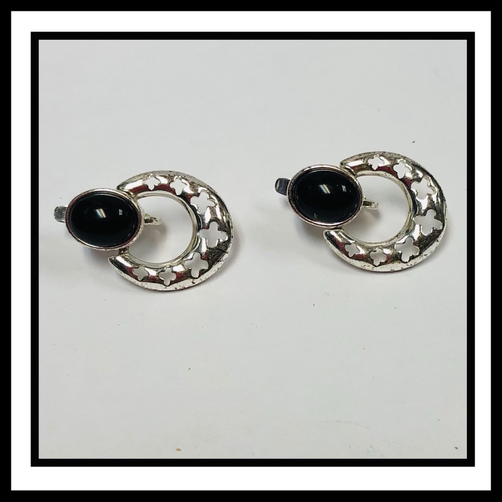 VINTAGE HOOP EARRINGS